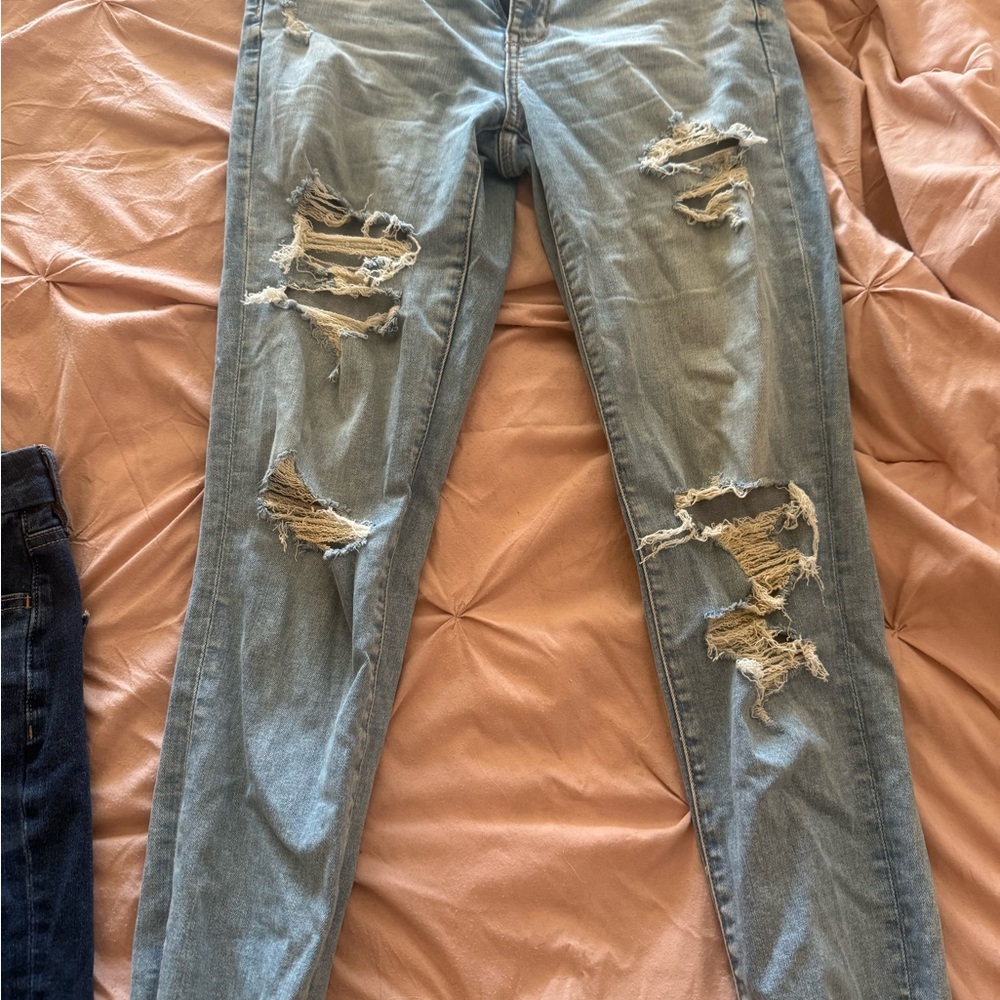 American Eagle Outfitters Light Blue Distressed Skinny Jeans